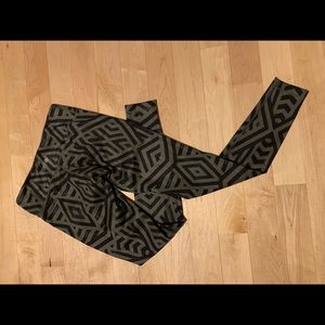 Wunder Under - Chevron Shuffle Fatigue Green